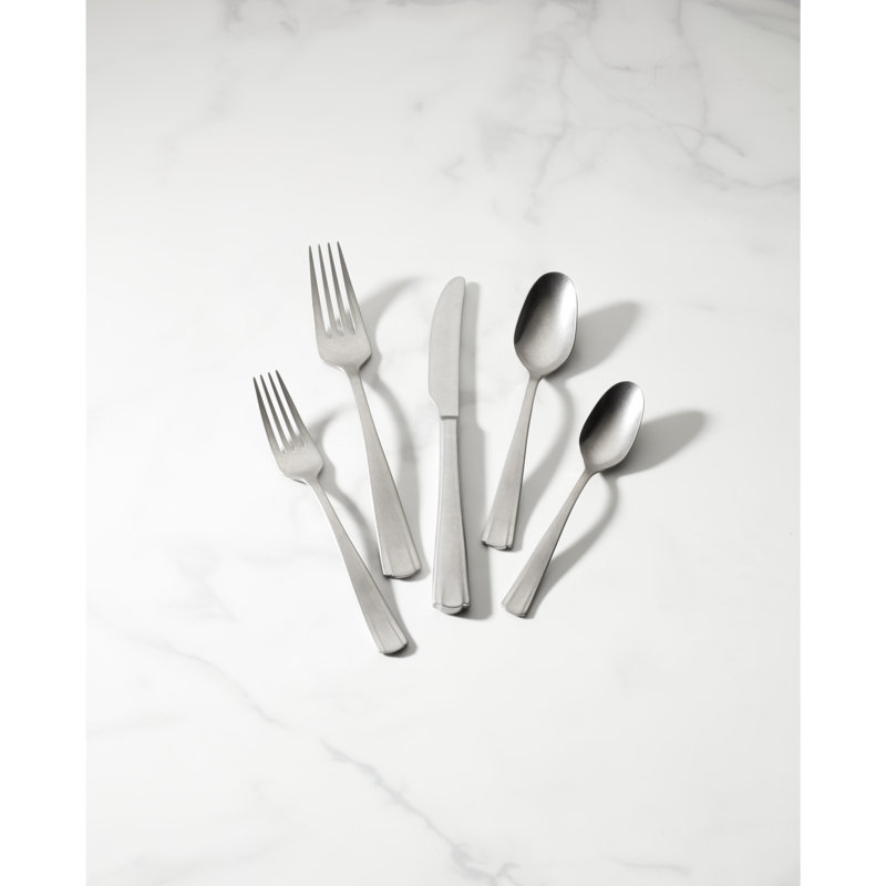 French Perle Scallop 65-Piece Flatware Set