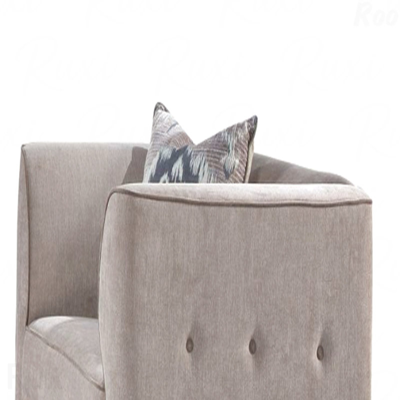 Fauteuil en velours brun clair idéal pour les chambres relaxantes avec coussin