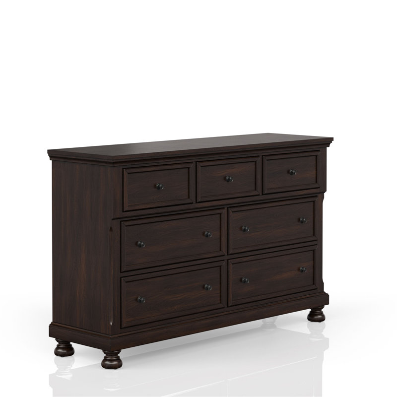 Commode à sept tiroirs