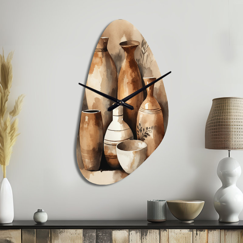 «Brown and Cream Earthen Elegant Vase III - Asymmetric Boho Pottery, Moyenne
