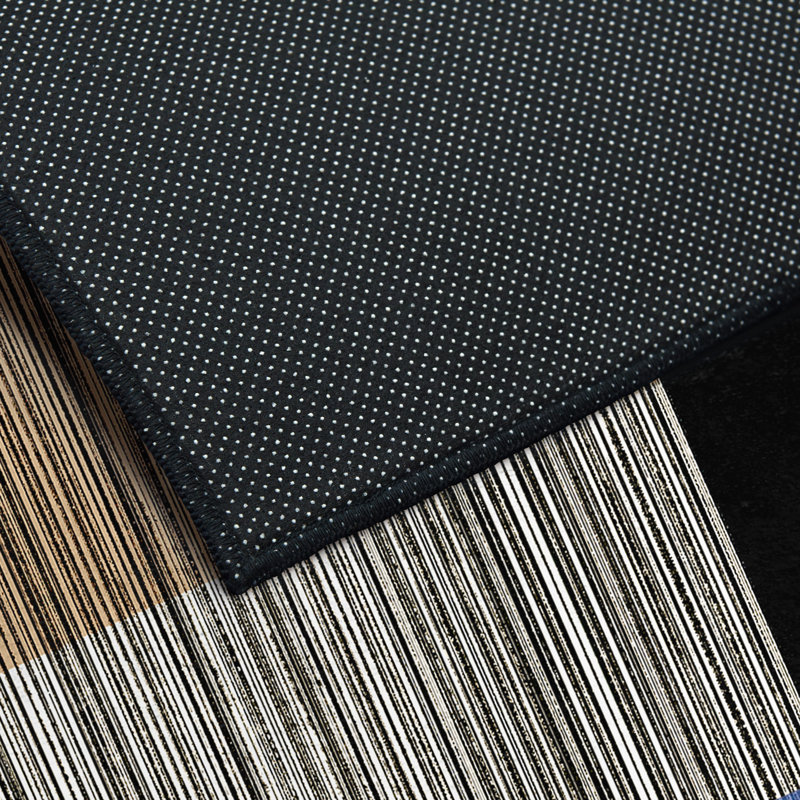 Tapis lavable à motif géométrique de 8 pi x 10 pi avec entre-deux antidérapant Read Entre les lignes II