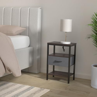 Table de chevet avec station de charge, table de chevet avec tiroir en tissu réglable, table de chevet pour la chambre à coucher, table de bout avec rangement à 3 niveaux, pour le salon - noyer