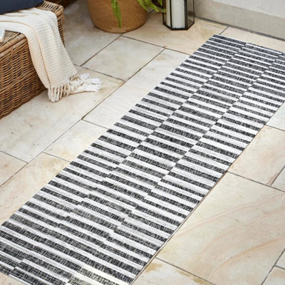 Perrigo Modern Offset Stripe Black/Ivory Indoor/Outdoor Rug