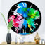 Rouge, bleu, vert, encre liquide, art sur fond noir - horloge murale moderne