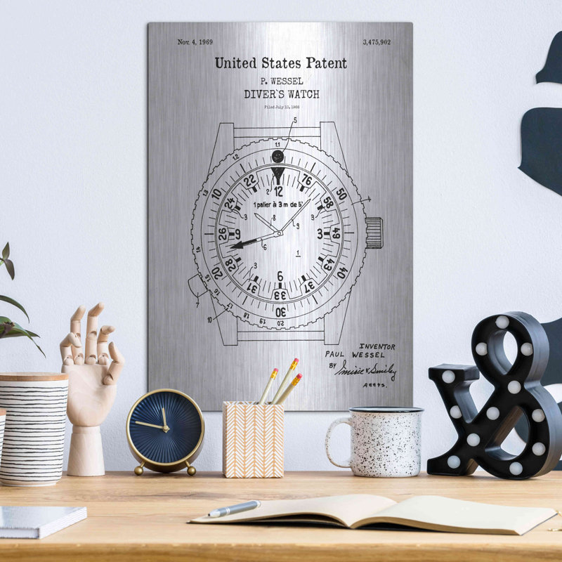 «Diver's Watch Blueprint Vernis» par Luxe, H 16 po x l 12 po