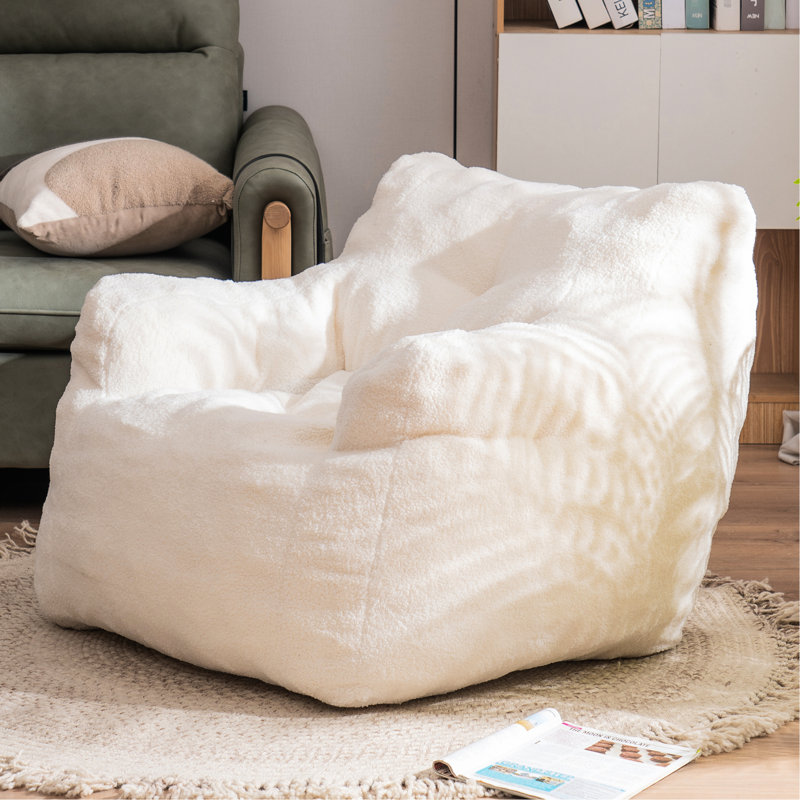 Chaise moelleuse avec mousse et tissu - convient aux espaces intérieurs modernes en blanc divers