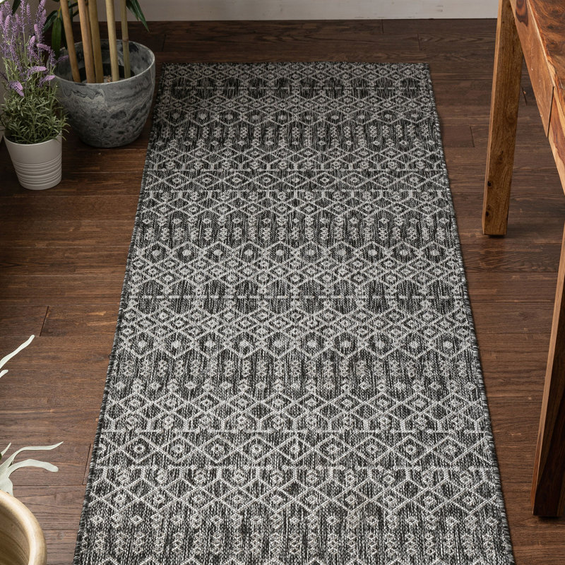 Marshanna Synthetic Geometric Indoor / Outdoor Rug, Runner 2'3" x 7'3"