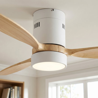  Ventilateur de plafond moderne de 52 pouces avec lumière, 3 pales en bois massif, moteur à courant continu, 6 vitesses, montage encastré pour chambre à coucher, salon