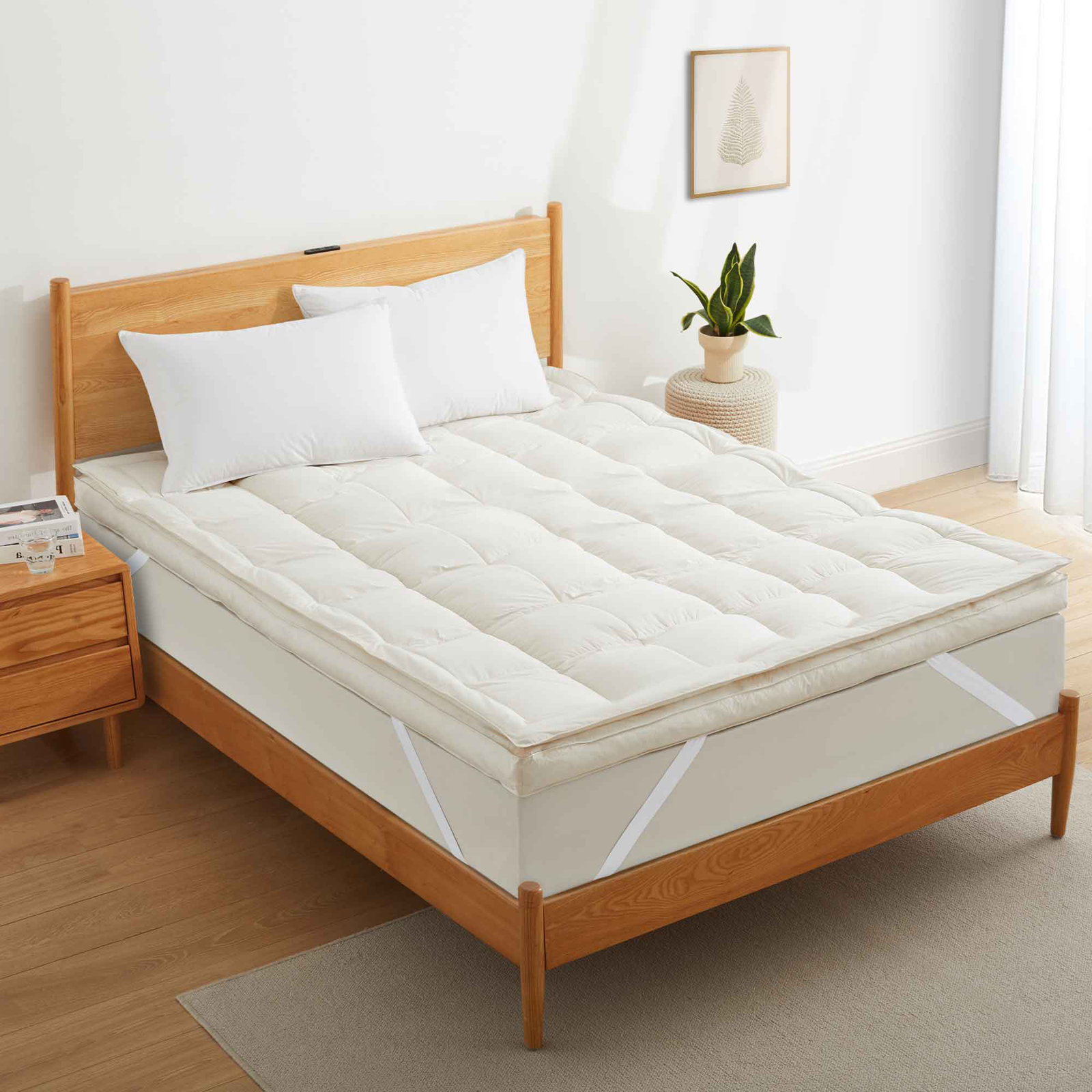 Feathers Mattress Topper, Queen
