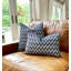 Housse de coussin en velours graphite et argent-105872246
