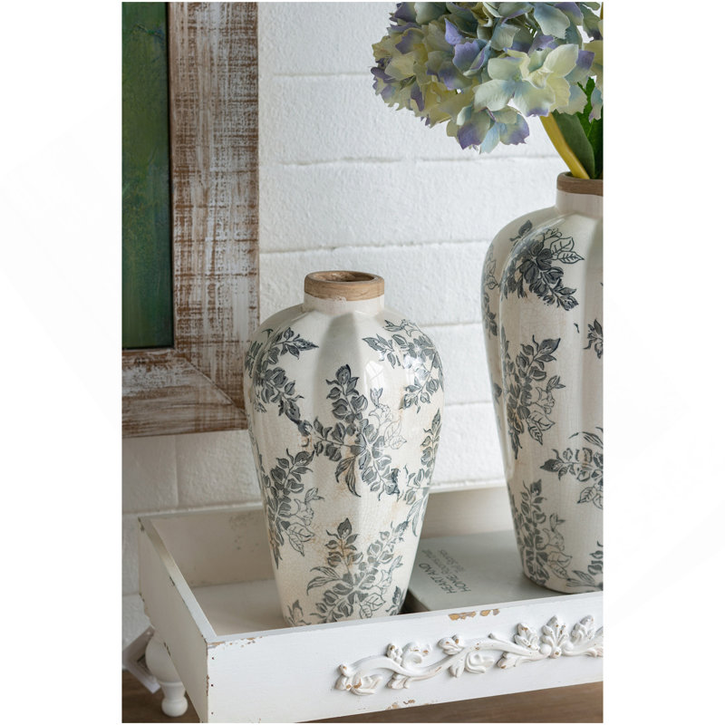 Vase en céramique 6,7 x 6,7 x 11,6 po avec motif floral gris