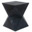 Table d'appoint 14,25 po Prismatic Symmetry en béton noir avec texture de grain de bois lisse et forme prismatique moderne