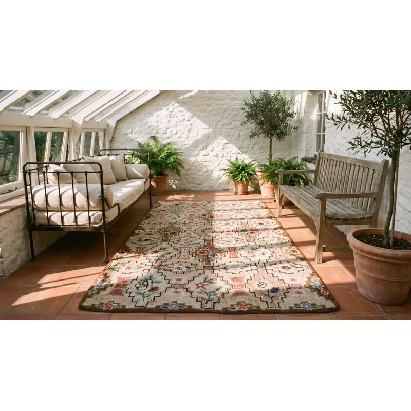 Tapis ivoire antique en laine crocheté antique