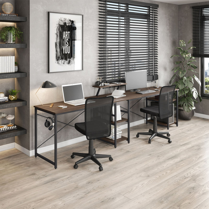 Bureau industriel en L avec tablettes de rangement (sans les chaises de bureau) Techni Mobile