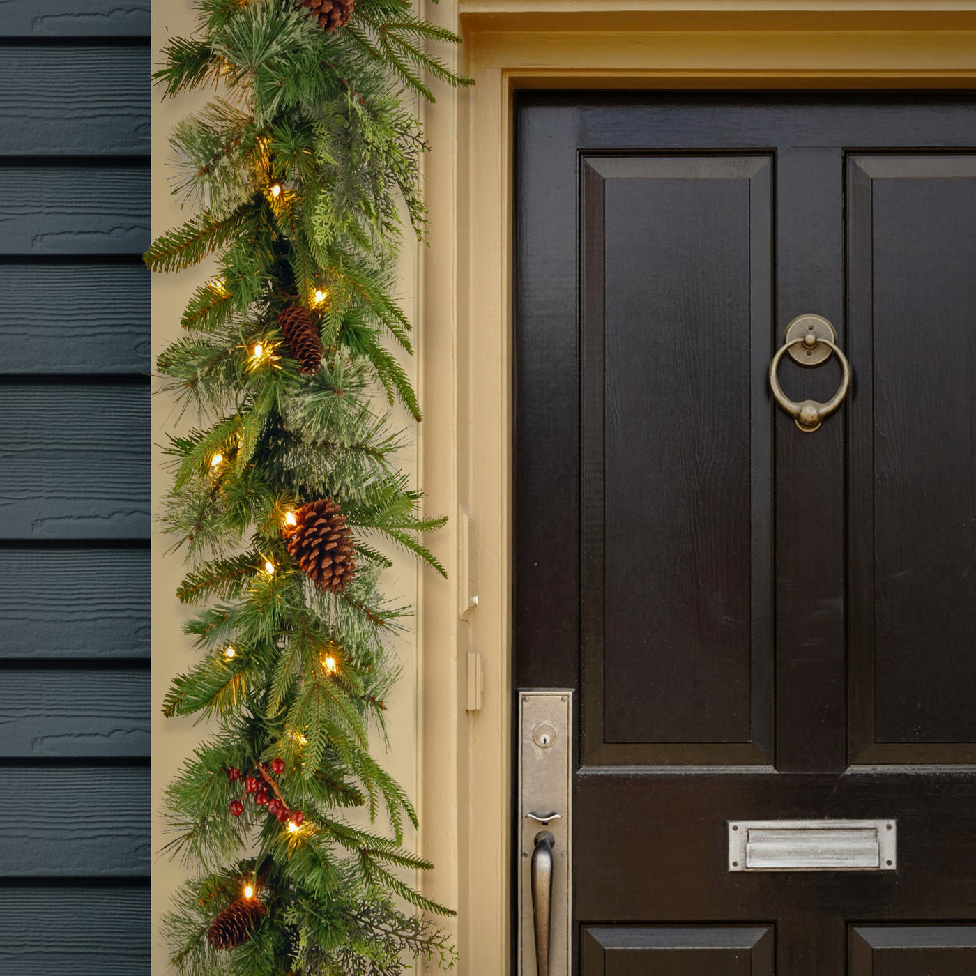 108" Pre-Lit Colonial Christmas Garland