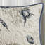 Courtepointe réversible en microfibre, bleu, avec motifs corail, coquillage bleu marine / taupe-119449070