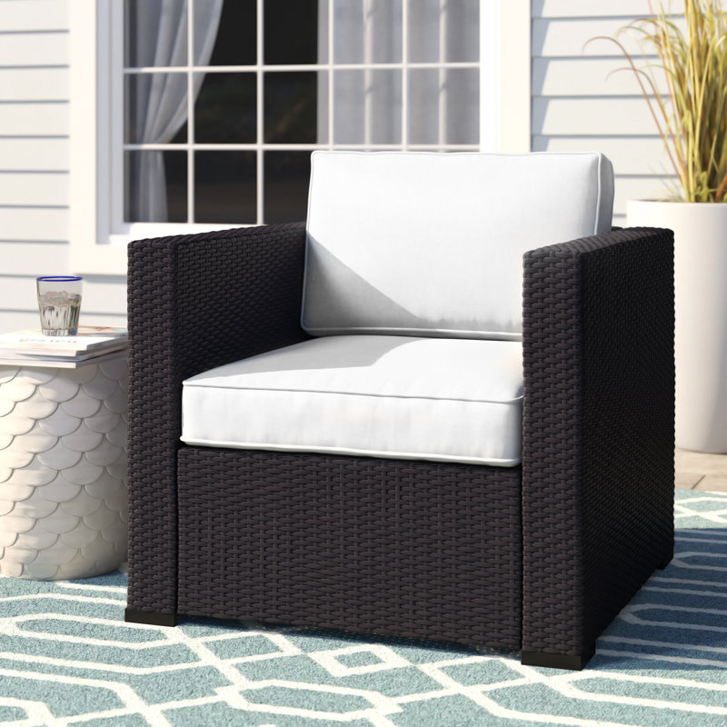 Arbedella Wicker Outdoor Lounge Chair, White