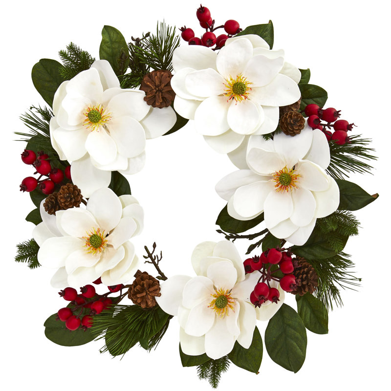 Couronne de magnolia, pin et baies 26 po