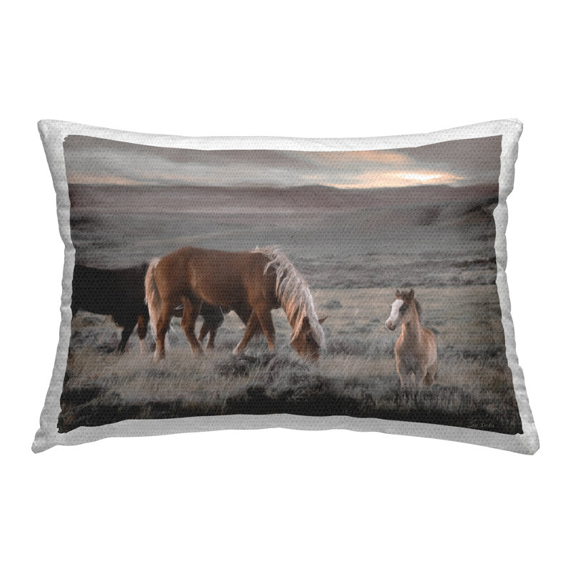 Coussin d'extérieur Country Horses in Valley par Lori Deiter