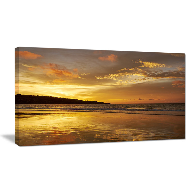 «Amazing Beach with Beautiful Breaking Waves», photographie, H 16 po x l 32 po x P 1 po, Toile tendue
