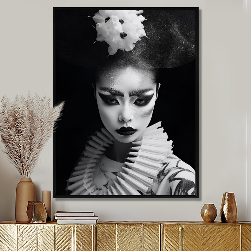 «Geisha», impression d'art mural japonais, Toile noire avec cadre flottant, H 20 po x l 12 po