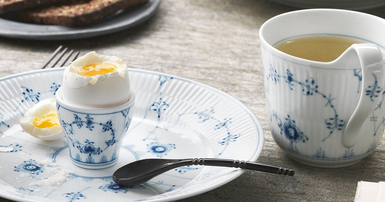 Blue Flowers (Curved, Gold) Single Egg Cup by Royal Copenhagen