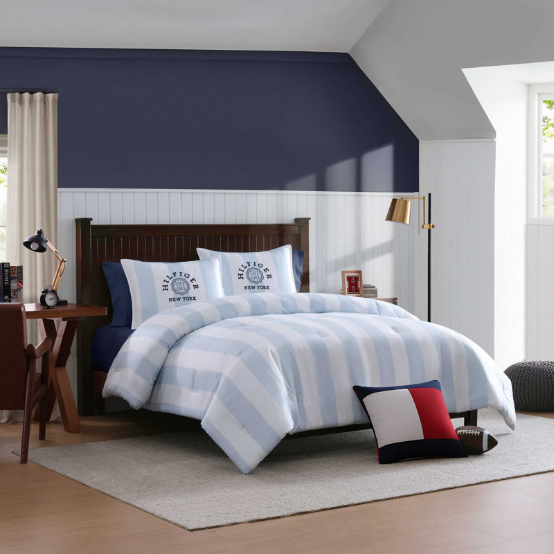 Ensemble d'édredon réversible à rayures bleu clair Tommy Hilfiger Berkeley, Édredon pour grand lit + 2 taies décoratives