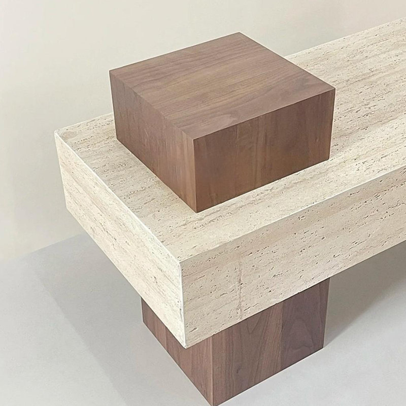 Table de présentation de vêtements