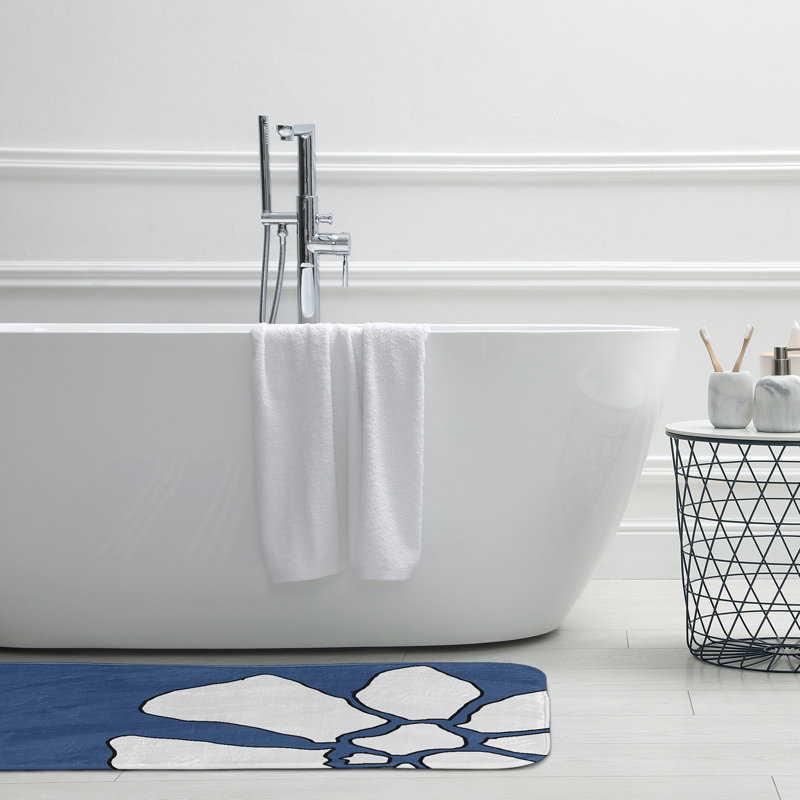Tapis de bain Petal Lines, L 21 po x L 34 po, Bleu / blanc