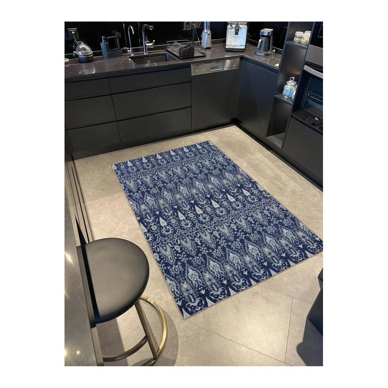 Tapis tissé à motif rétro dans des tons de bleu foncé, Rectangle 2 pi 4 po x 4 pi