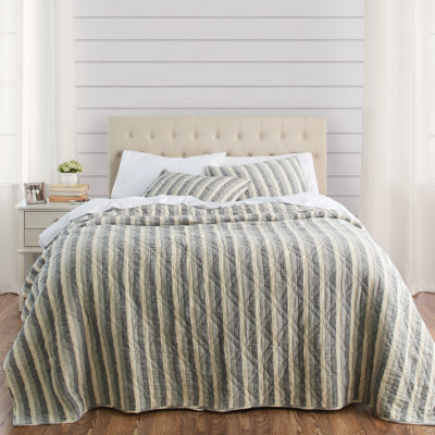 Armond Linen Quilt Set