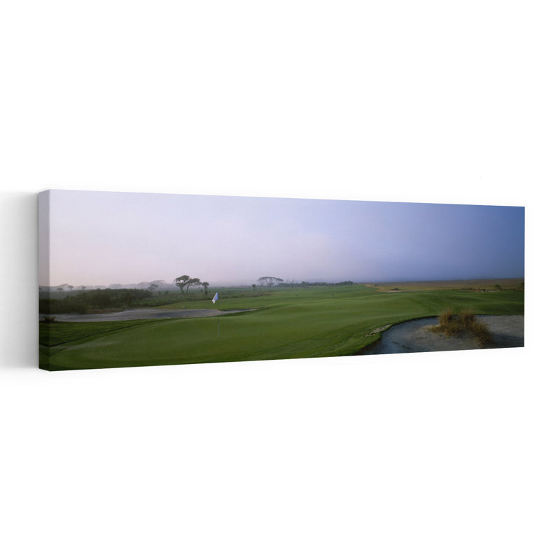 Drapeau de golf sur un terrain de golf, Ocean Golf Course, Kiawah Island, Caroline du Sud, États-Unis, H 36 po x l 12 po