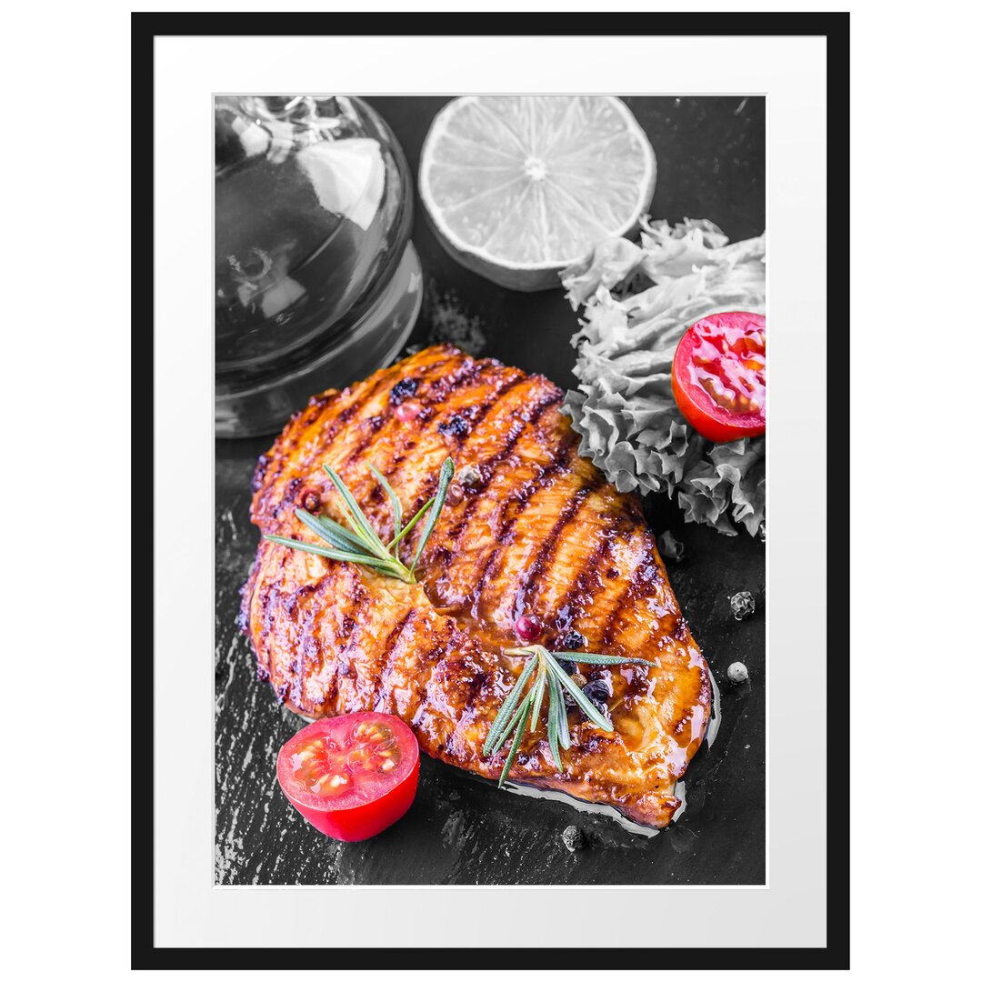 Gerahmtes Poster Saftiges Steak mit Tomaten