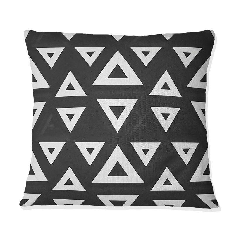 Coussin décoratif noir et blanc à motif triangulaire II, H 16 po x l 16 po