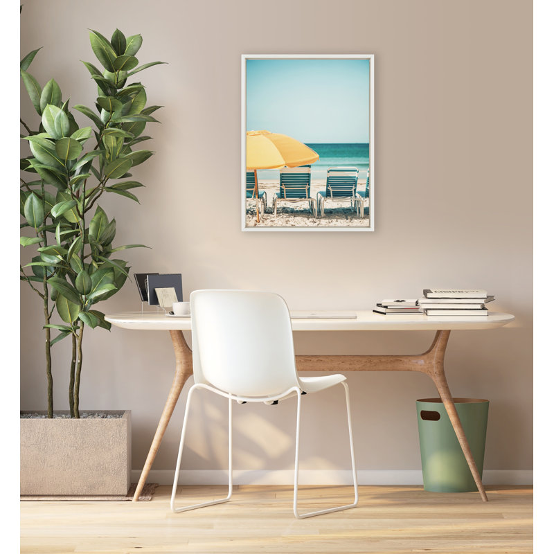 «Yellow Umbrella 2» par Alicia Bock, reproduction d'art sur toile encadrée