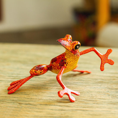 Figurines & Sculptures