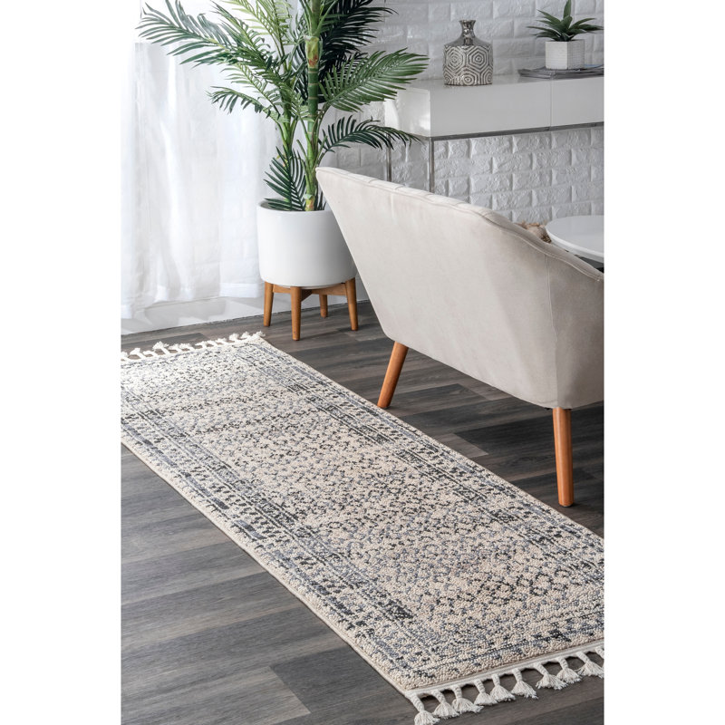 Gilleland Indoor Rug, Runner 2' 6" x 8'
