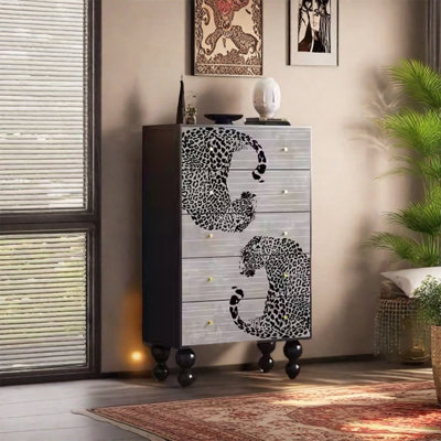 Élégante armoire de rangement en noyer avec tiroirs