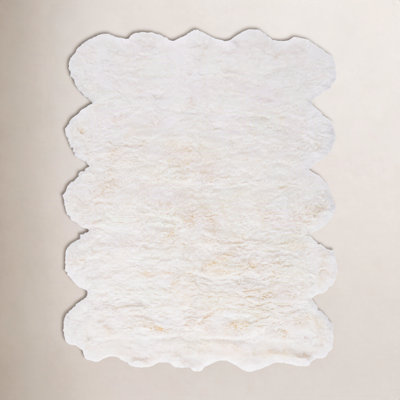 Mera White Handmade Sheepskin Rug
