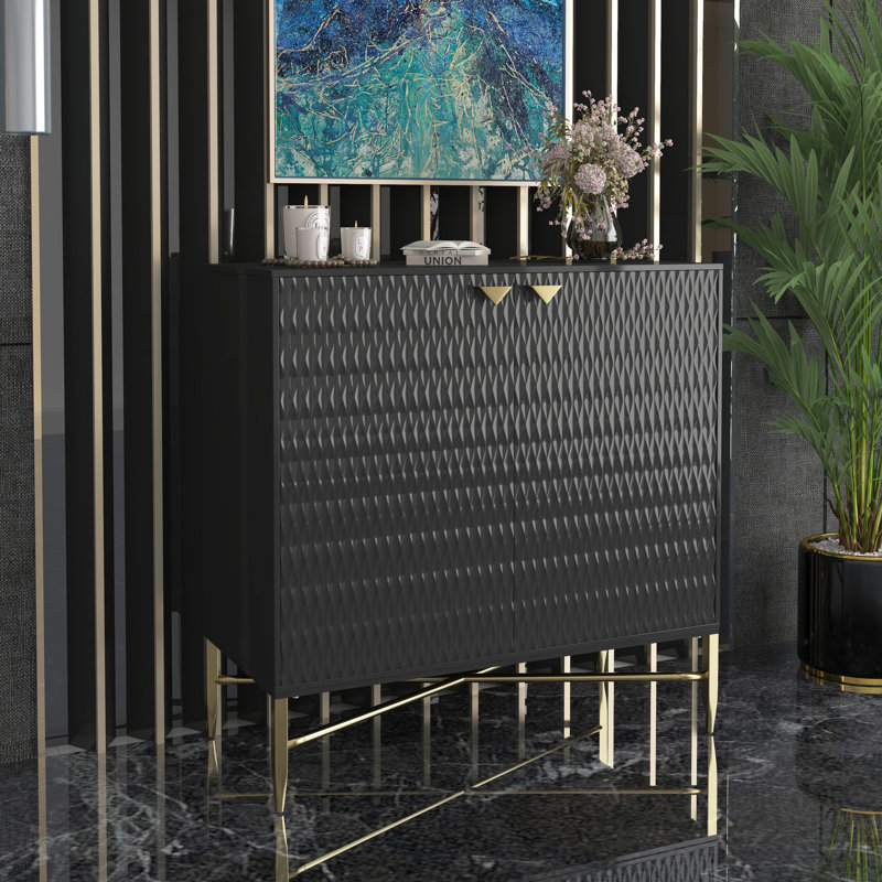 Autoportante, 2 portes, armoire d'appoint de rangement, pieds coniques en X enduits de laiton, repose-pieds réglables, noir et fer, améliore le style moderne de la maison, motif en losange surélevé, stabilité