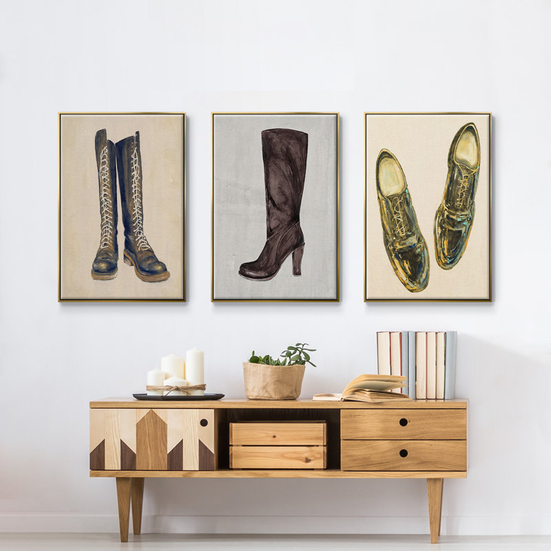 «The Shoe Fits I V1», reproduction sur toile 3 pièces, Or, H 27 po x l 54 po x P 2 po