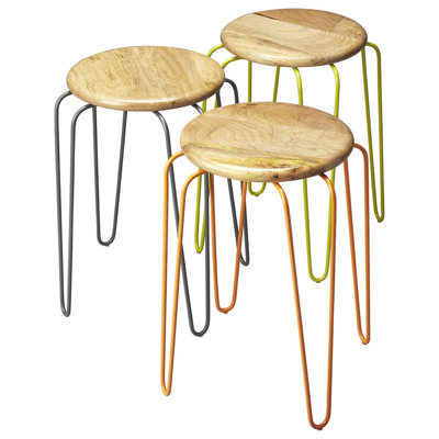 Tabourets empilables de couleur fer
