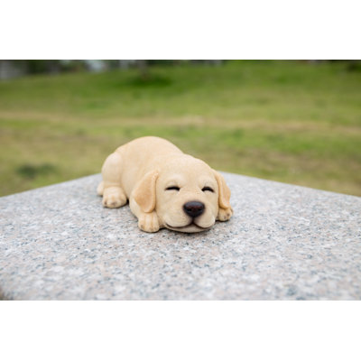 Statue labrador de couchage