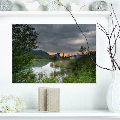 «Stormy Weather over Swamp», reproduction de photo sur toile tendue encadrée