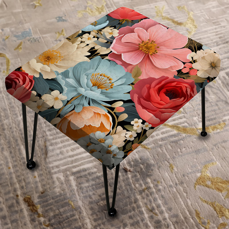 Repose-pieds rétro avec couleurs pastel et fleurs pastel