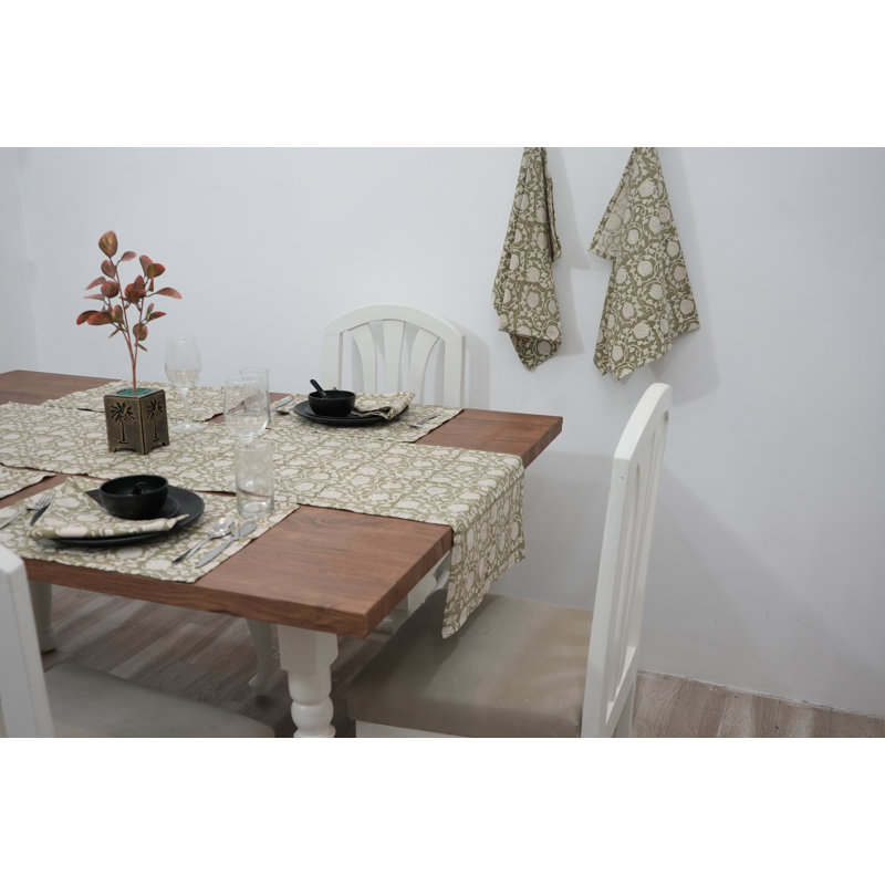 Chemin de table Red Barrel Studio® Bohemian, chemin de table de style classique, Manikarnika, vert, Rectangle 9 po