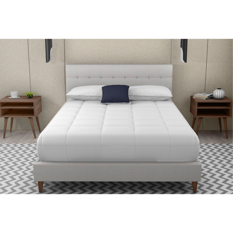 Grand lit avec structure rembourrée et 2 tables de chevet, couleur pierre, 100%, table de chevet noyer enchanteur, raffinement captivant de la chambre à coucher beige, magnificence