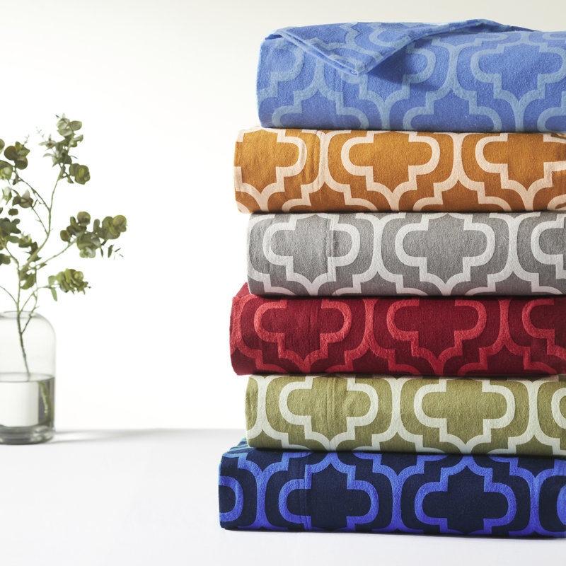 All-Season Breathable 100% Cotton Flannel Pillowcase Set, King, Burgundy Trellis