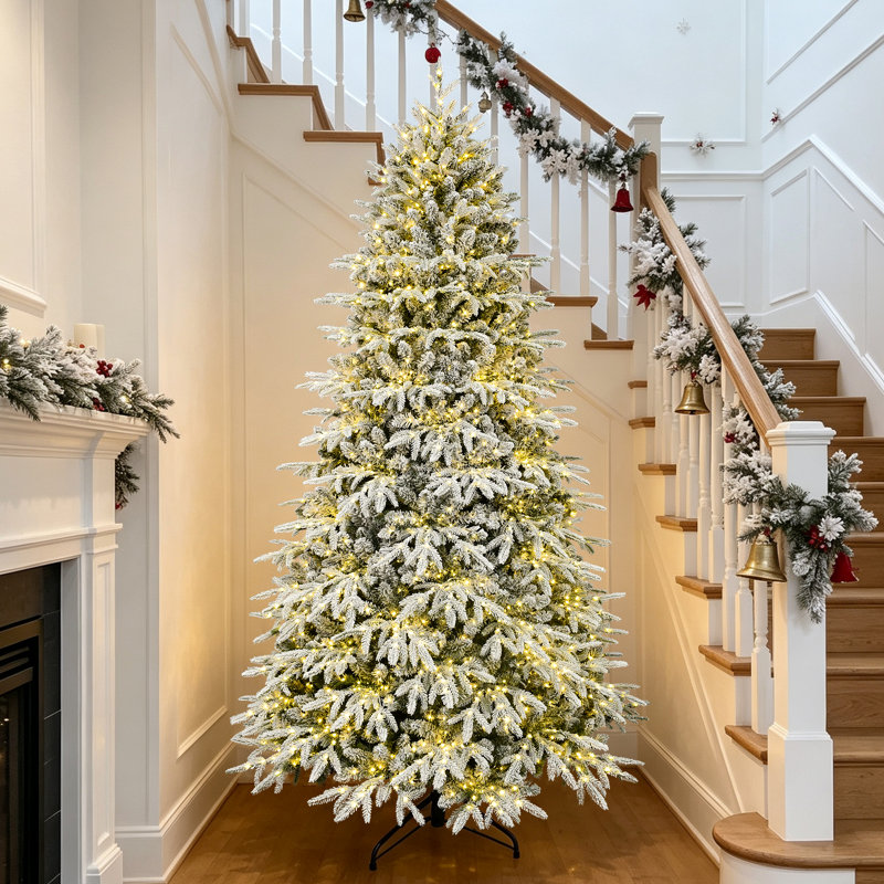 Arbre de Noël artificiel pré-éclairé enneigé, 4.5' H