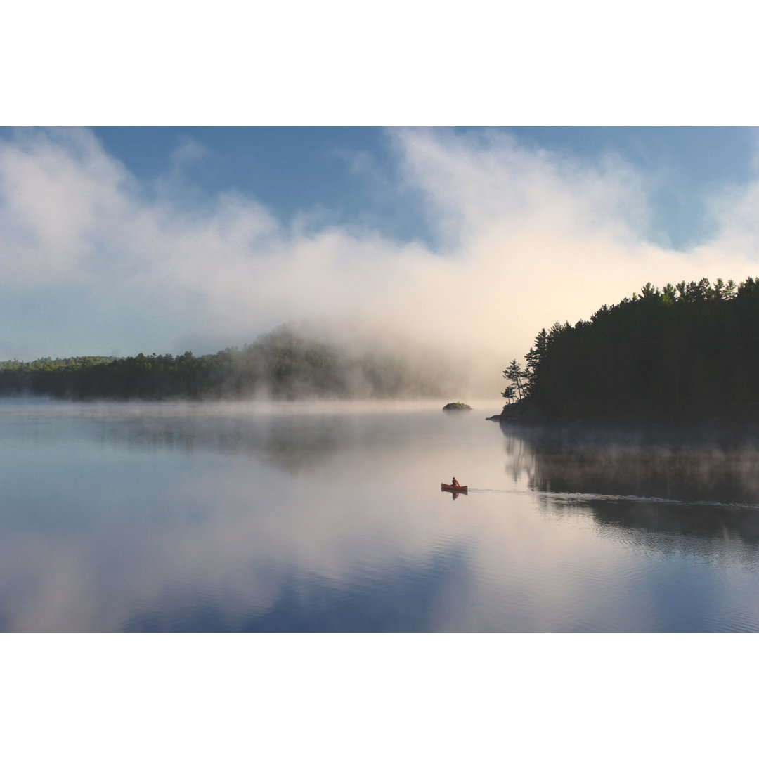 Misty Morning Lake von HuntImages - Kunstdrucke auf Leinwand